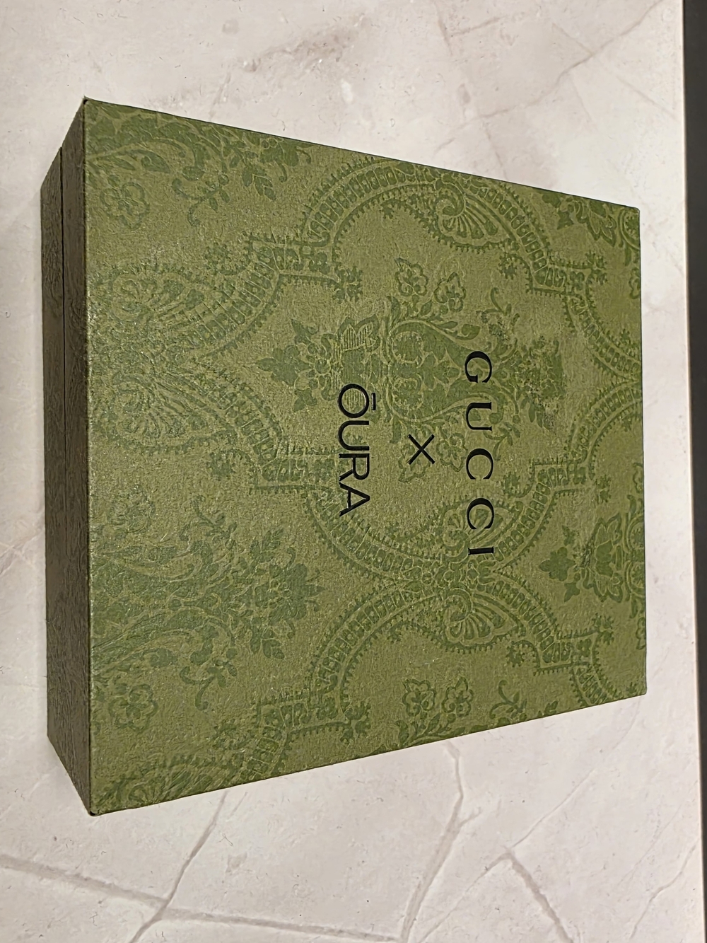 Gucci X Ōura Ring In Black And Gold - Picture 6 of 11